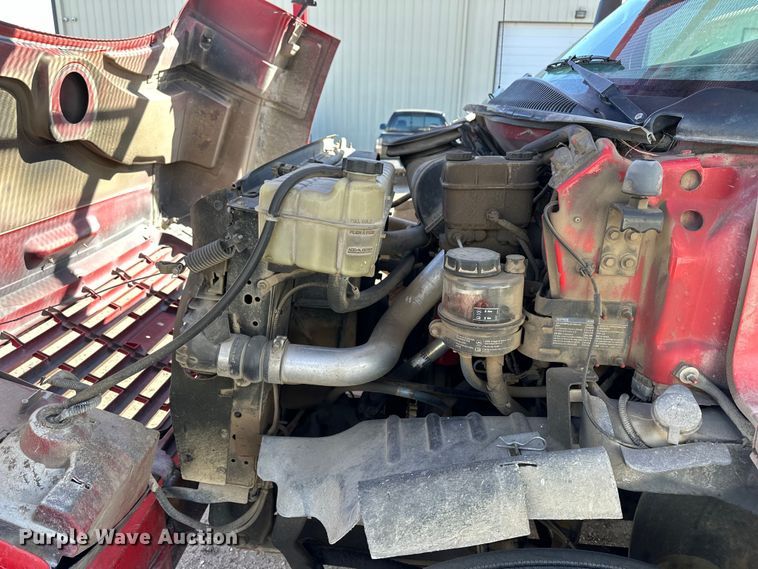 image for item NJ9413 2003 Chevrolet C7500 forestry bucket truck