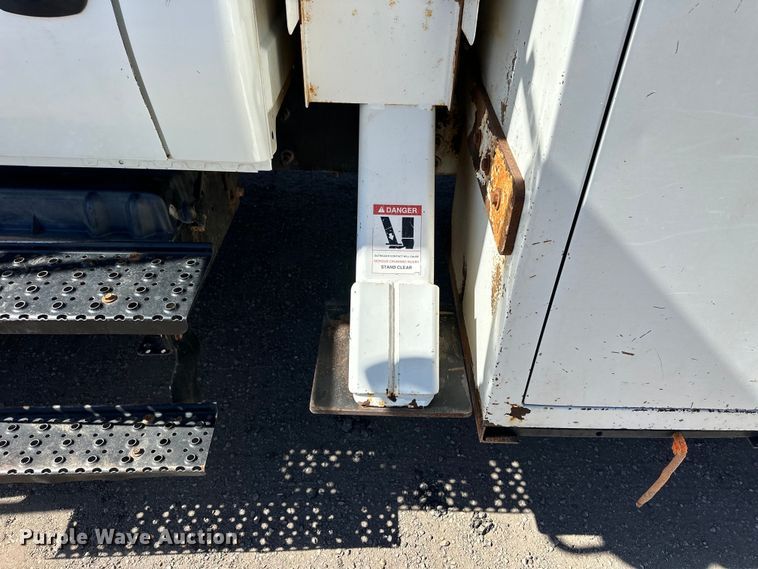 image for item NJ9414 2008 International  4300 forestry bucket truck