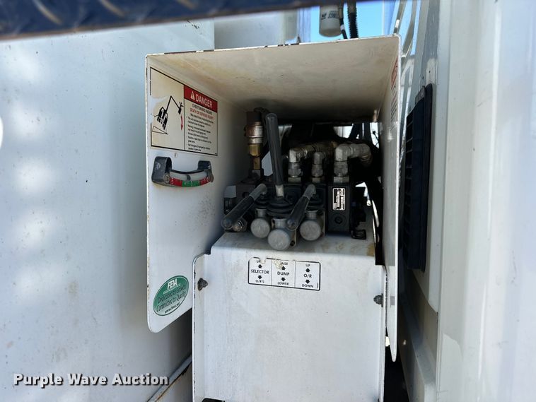 image for item NJ9414 2008 International  4300 forestry bucket truck