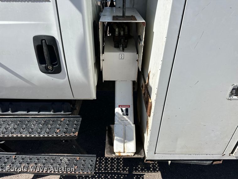 image for item NJ9415 2008 International  4300 forestry bucket truck