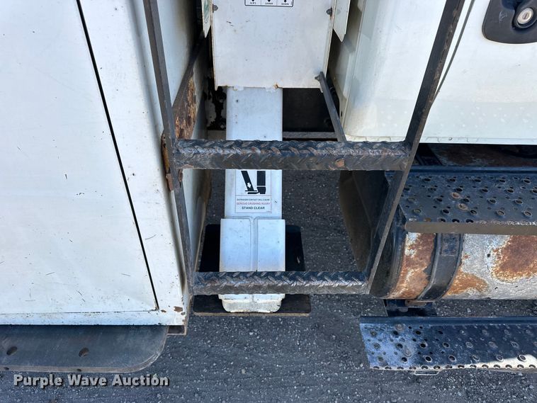 image for item NJ9415 2008 International  4300 forestry bucket truck