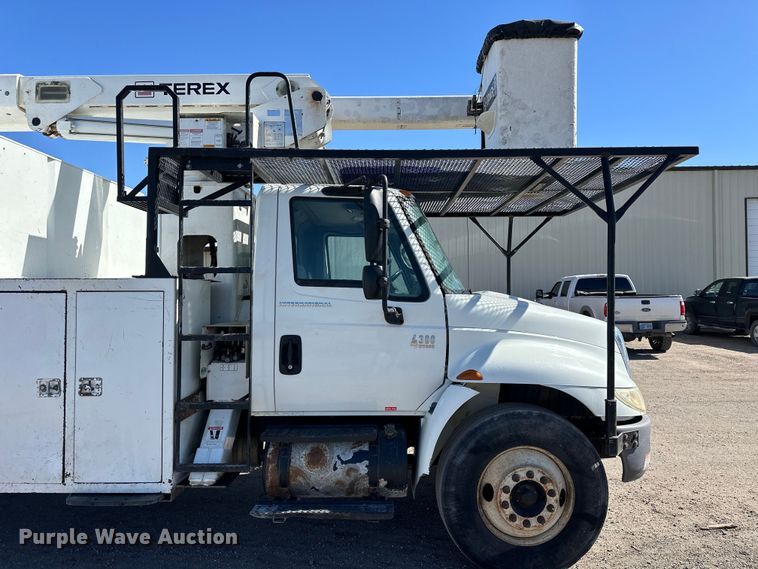 image for item NJ9415 2008 International  4300 forestry bucket truck
