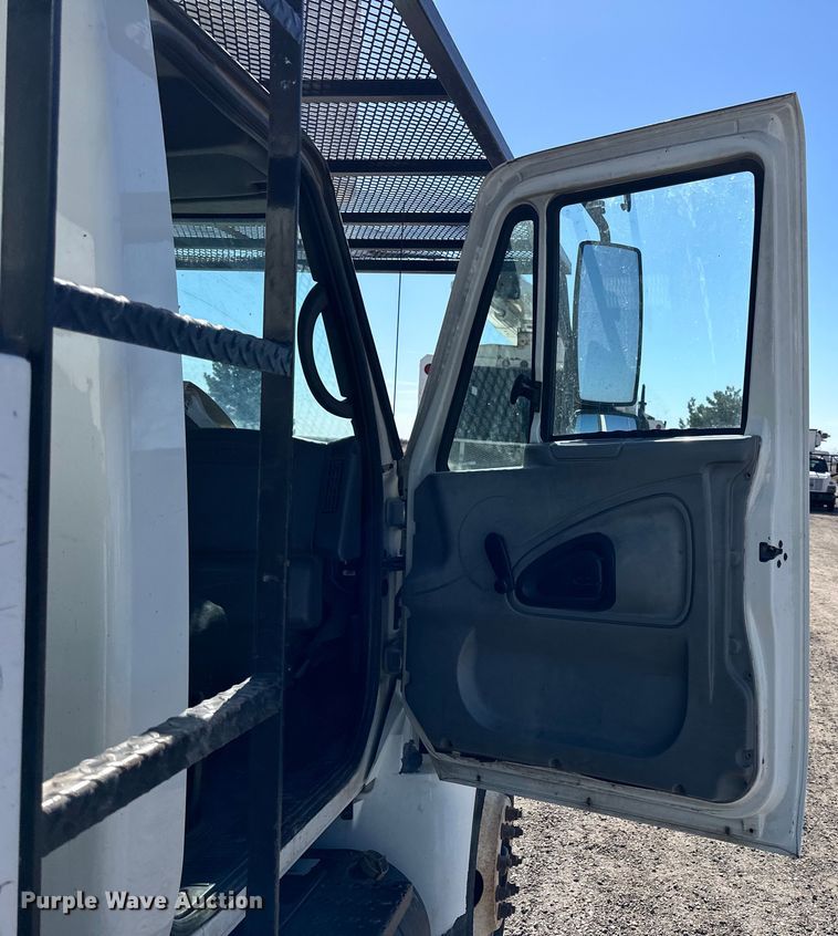 image for item NJ9415 2008 International  4300 forestry bucket truck