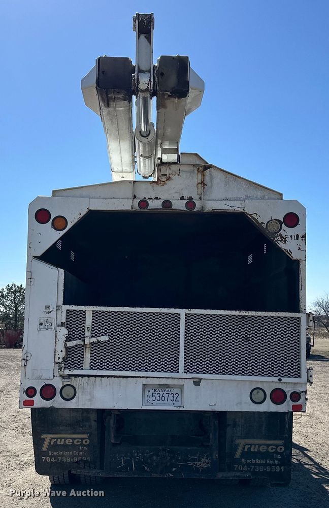 image for item NJ9416 2005 GMC C7500 forestry bucket truck