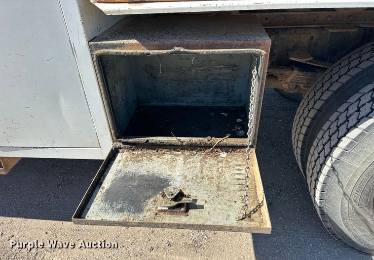 image for item NJ9416 2005 GMC C7500 forestry bucket truck