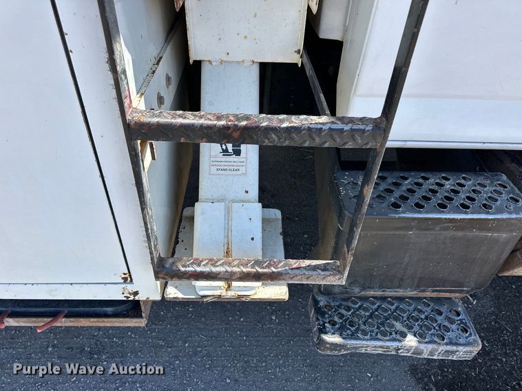 image for item NJ9416 2005 GMC C7500 forestry bucket truck