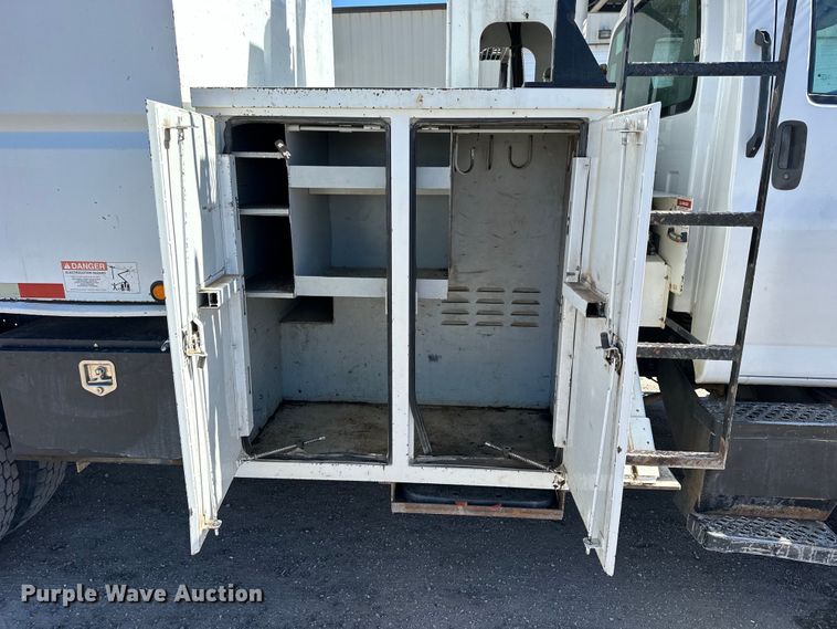 image for item NJ9416 2005 GMC C7500 forestry bucket truck