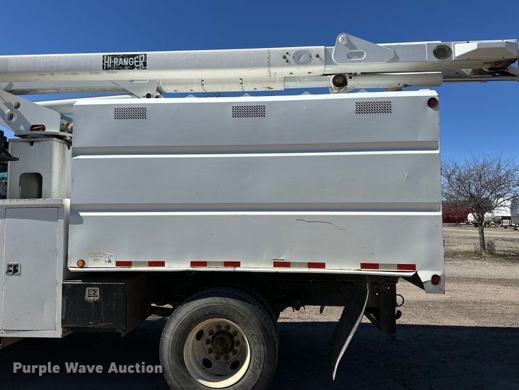 image for item NJ9416 2005 GMC C7500 forestry bucket truck