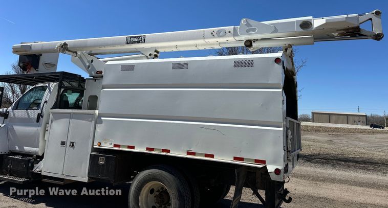 image for item NJ9416 2005 GMC C7500 forestry bucket truck