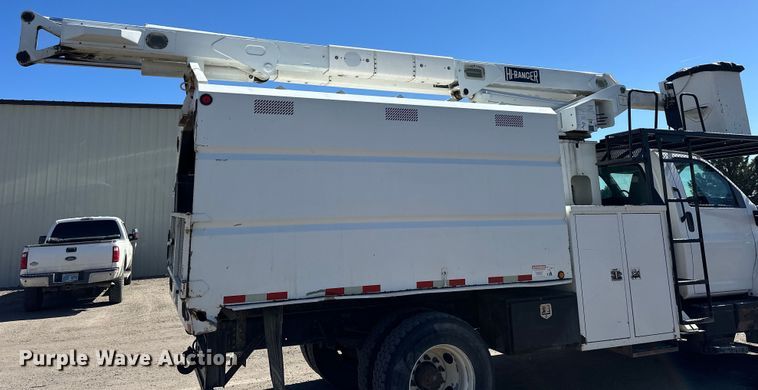 image for item NJ9416 2005 GMC C7500 forestry bucket truck