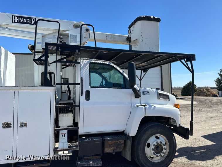 image for item NJ9416 2005 GMC C7500 forestry bucket truck