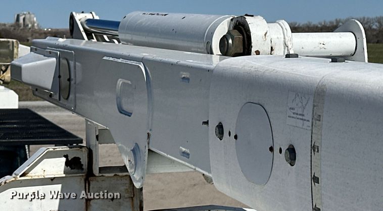 image for item NJ9416 2005 GMC C7500 forestry bucket truck