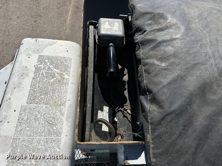 image for item NJ9416 2005 GMC C7500 forestry bucket truck