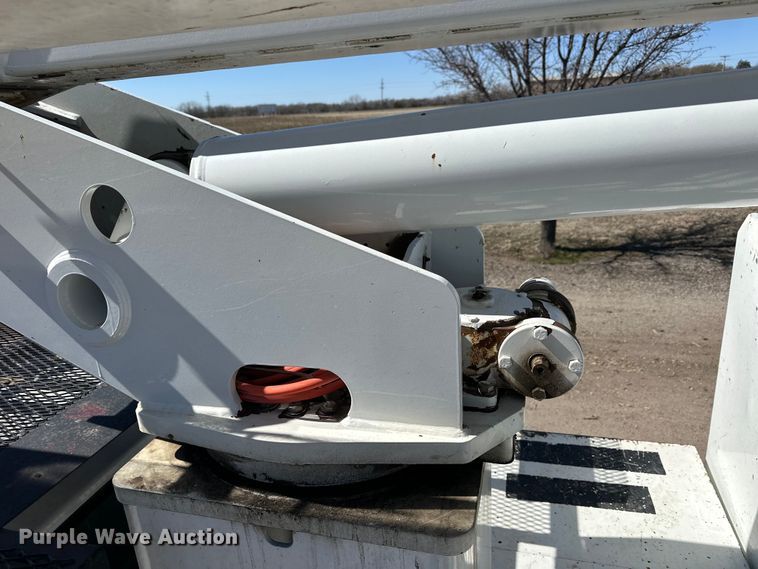 image for item NJ9416 2005 GMC C7500 forestry bucket truck