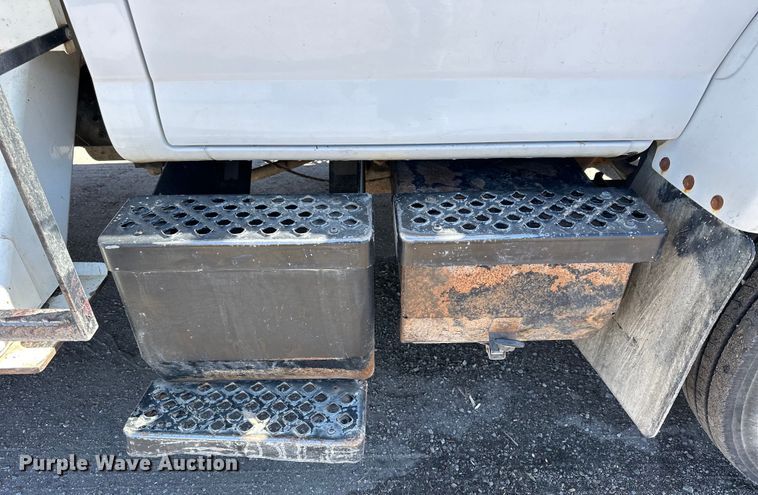 image for item NJ9416 2005 GMC C7500 forestry bucket truck