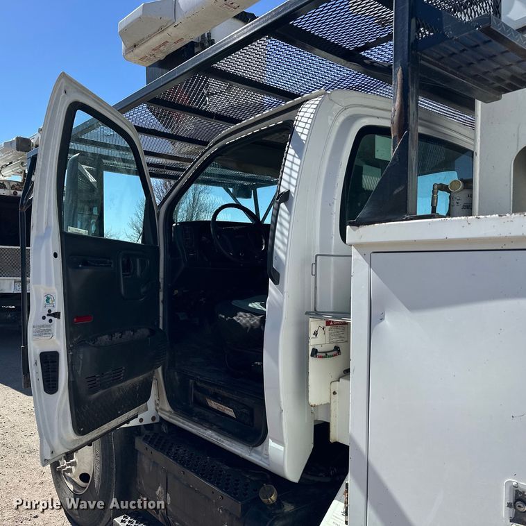 image for item NJ9416 2005 GMC C7500 forestry bucket truck