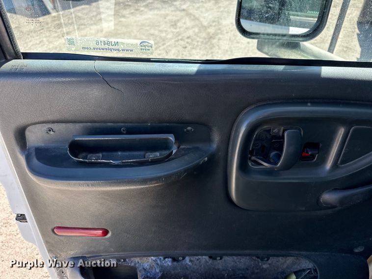 image for item NJ9416 2005 GMC C7500 forestry bucket truck