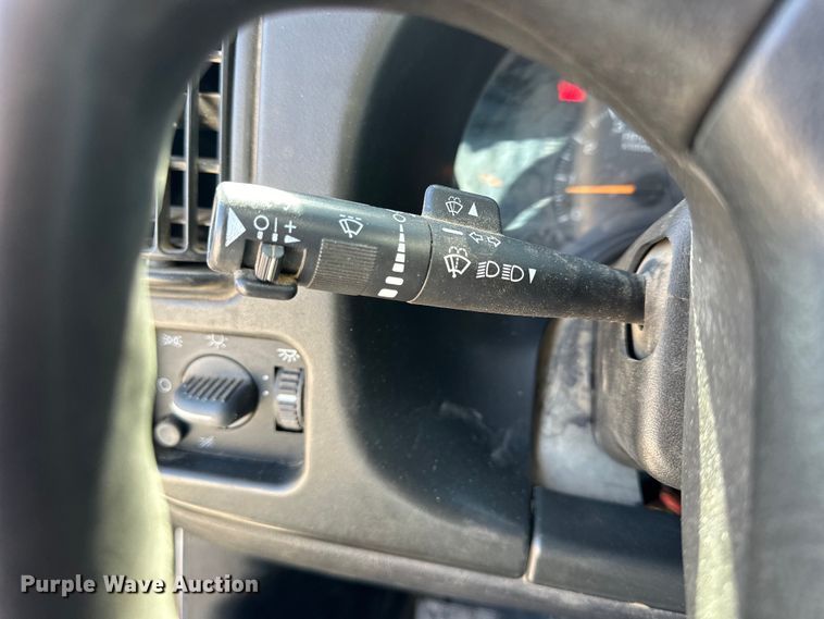 image for item NJ9416 2005 GMC C7500 forestry bucket truck