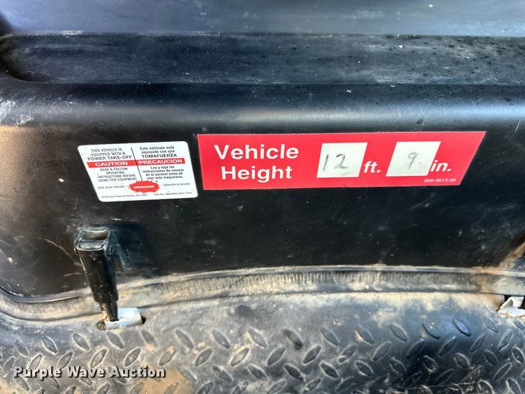 image for item NJ9416 2005 GMC C7500 forestry bucket truck