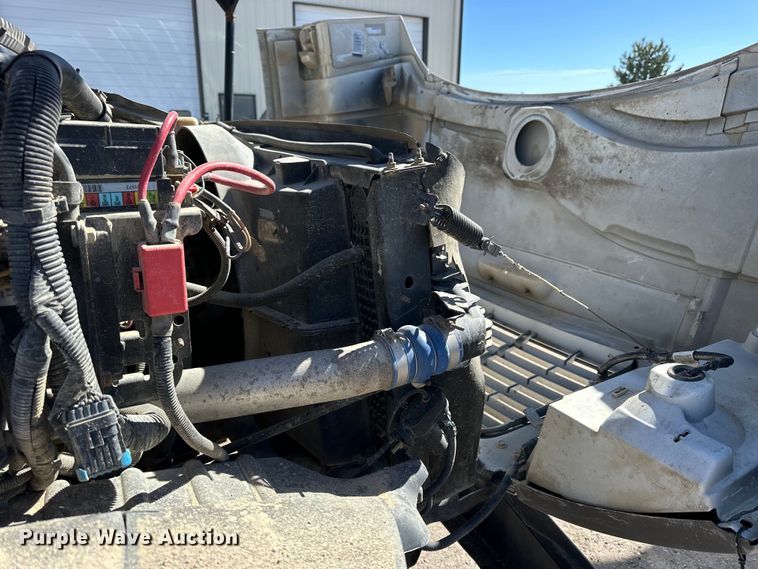 image for item NJ9416 2005 GMC C7500 forestry bucket truck