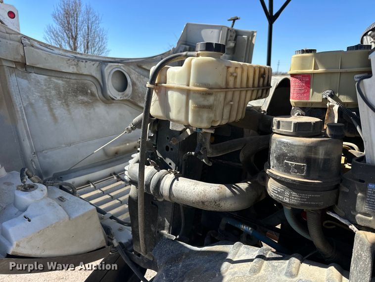 image for item NJ9416 2005 GMC C7500 forestry bucket truck