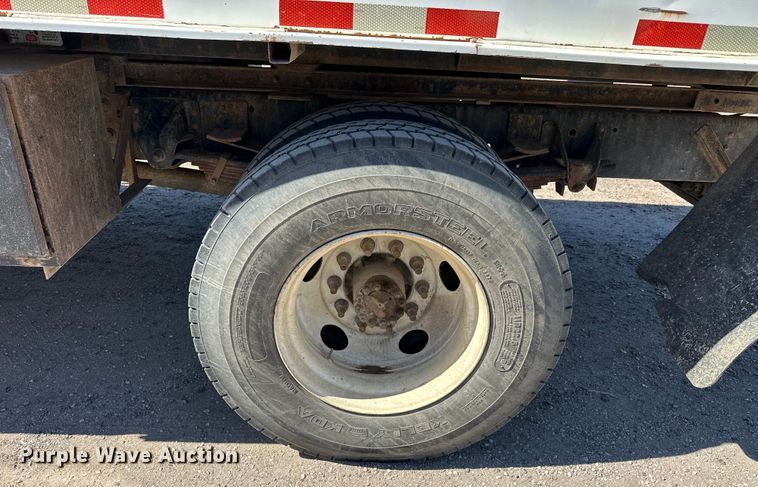 image for item NJ9416 2005 GMC C7500 forestry bucket truck