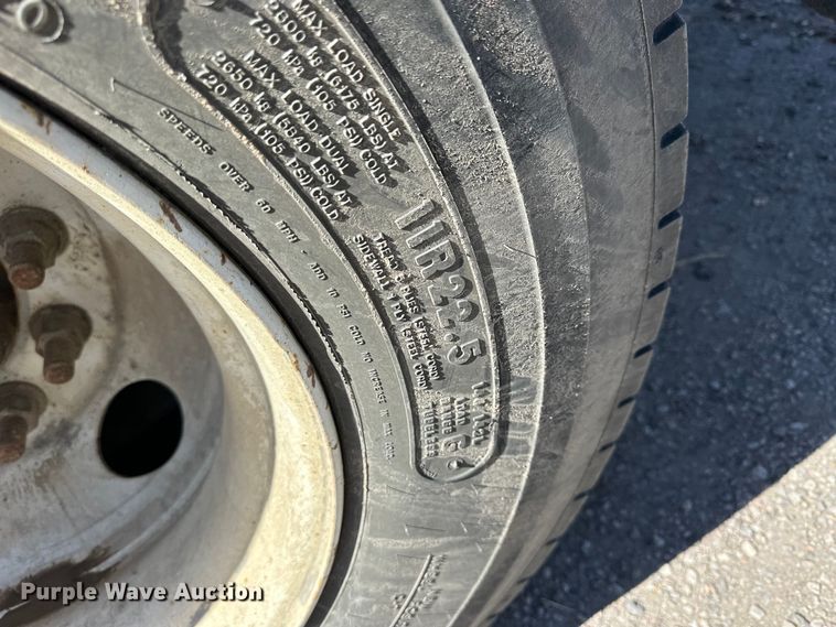 image for item NJ9416 2005 GMC C7500 forestry bucket truck