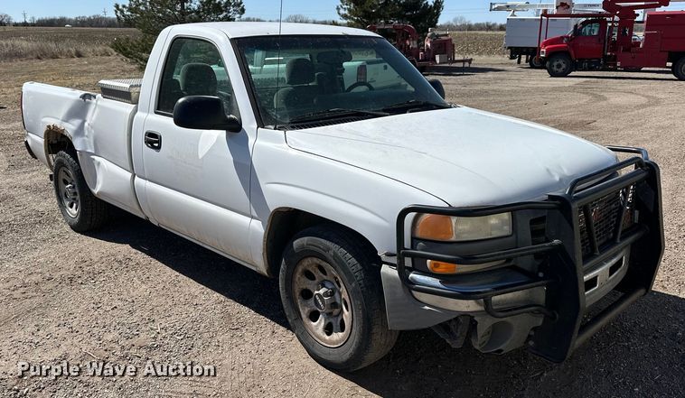 image for item NJ9417 2007 GMC Sierra 1500 pickup truck