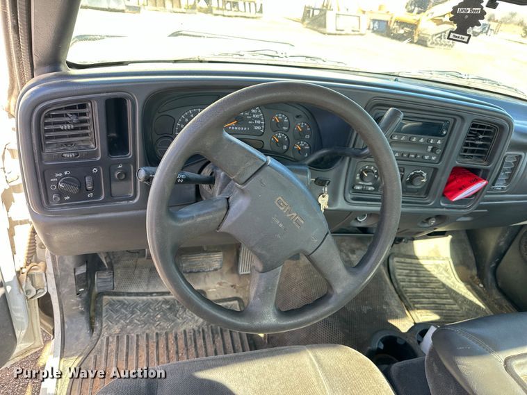 image for item NJ9417 2007 GMC Sierra 1500 pickup truck