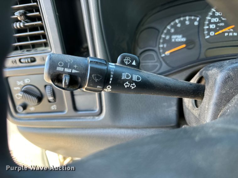 image for item NJ9417 2007 GMC Sierra 1500 pickup truck