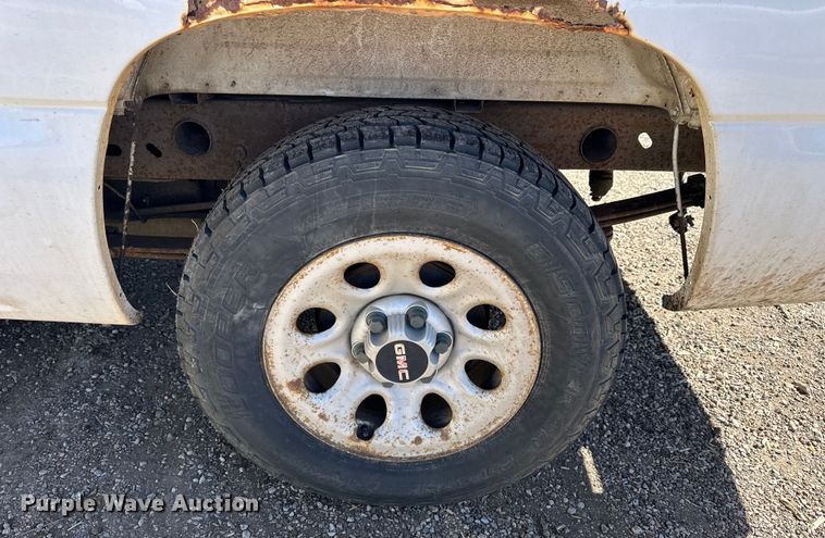 image for item NJ9417 2007 GMC Sierra 1500 pickup truck