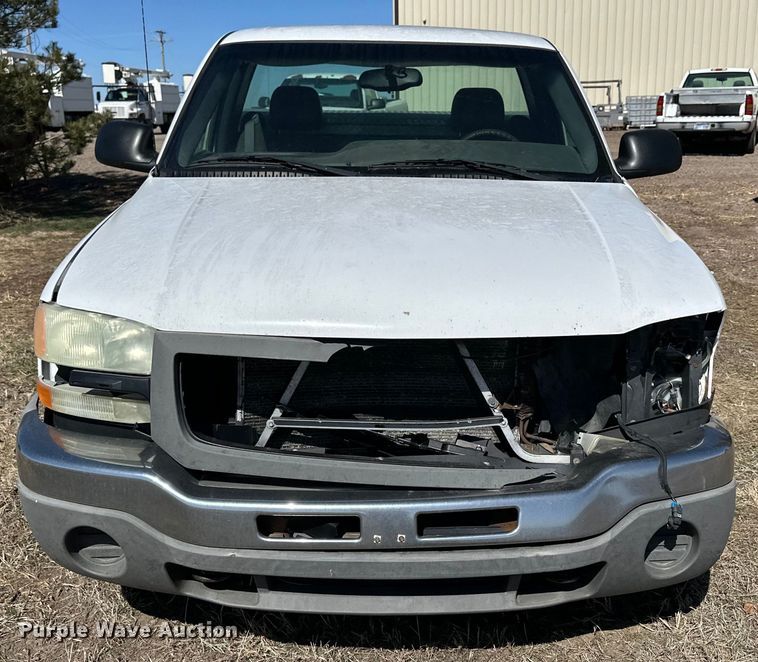 image for item NJ9418 2004 GMC Sierra 1500 pickup truck