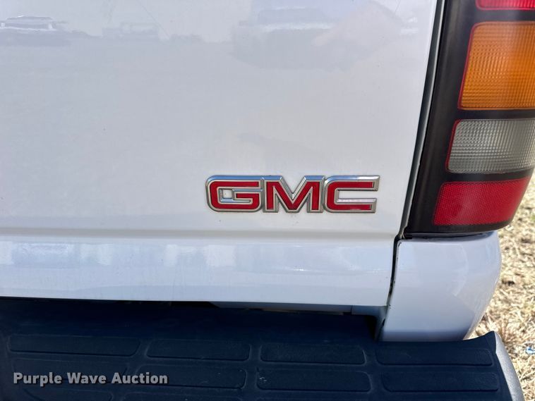 image for item NJ9418 2004 GMC Sierra 1500 pickup truck