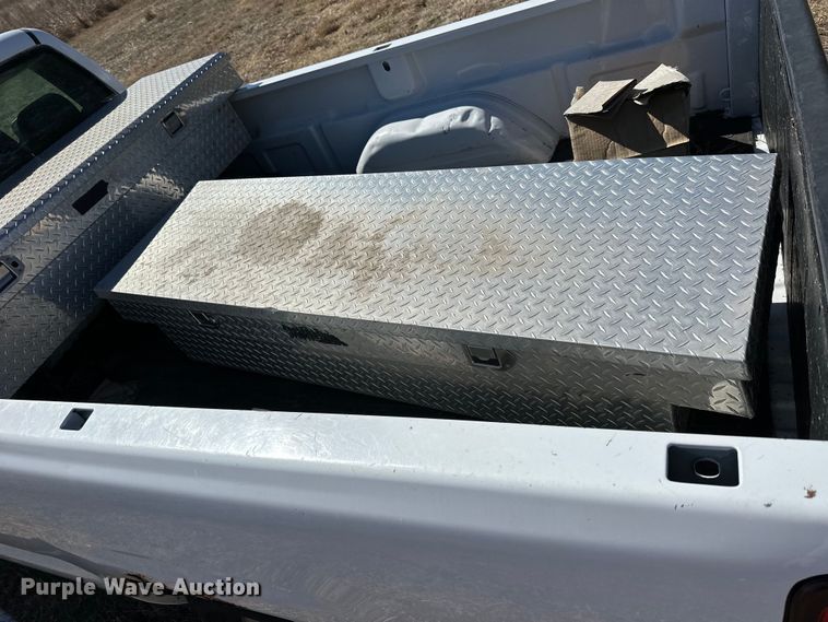 image for item NJ9418 2004 GMC Sierra 1500 pickup truck