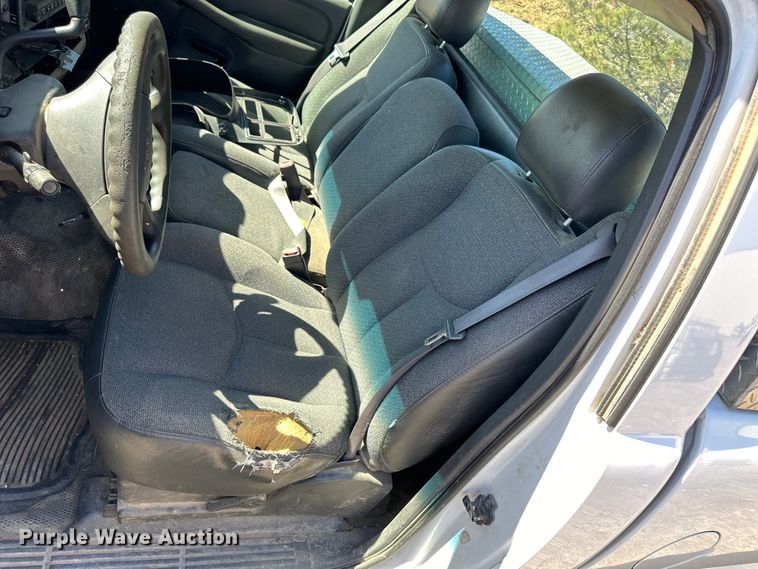 image for item NJ9418 2004 GMC Sierra 1500 pickup truck