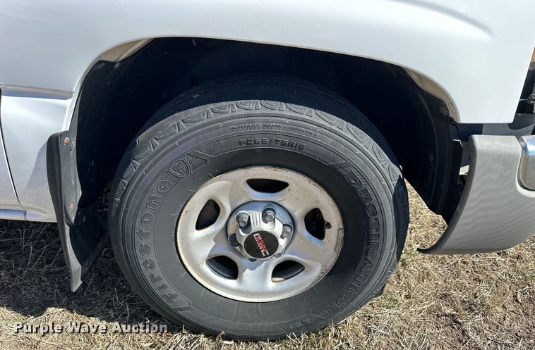 image for item NJ9418 2004 GMC Sierra 1500 pickup truck