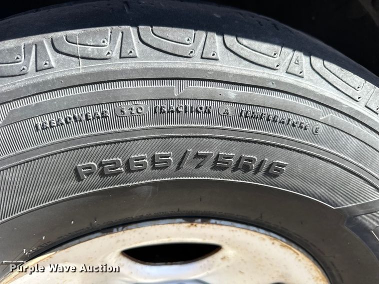 image for item NJ9418 2004 GMC Sierra 1500 pickup truck