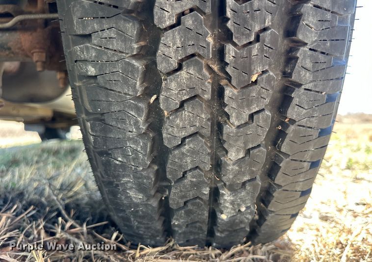 image for item NJ9418 2004 GMC Sierra 1500 pickup truck