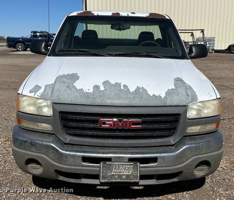 image for item NJ9419 2007 GMC Sierra 1500 pickup truck