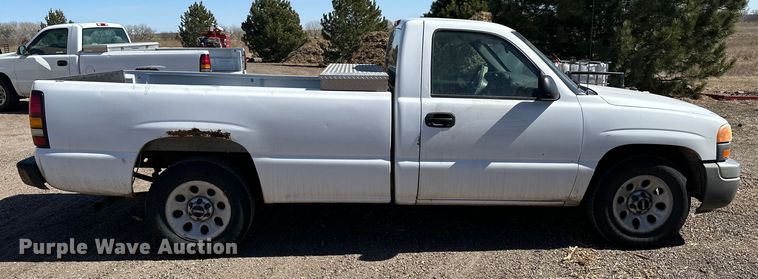 image for item NJ9419 2007 GMC Sierra 1500 pickup truck