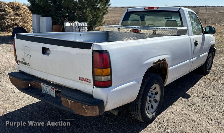 image for item NJ9419 2007 GMC Sierra 1500 pickup truck