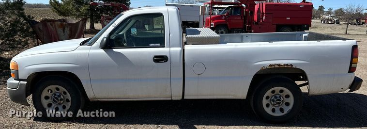 image for item NJ9419 2007 GMC Sierra 1500 pickup truck