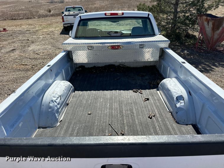 image for item NJ9419 2007 GMC Sierra 1500 pickup truck