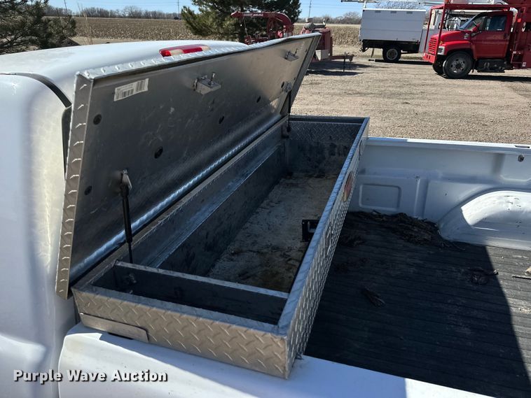 image for item NJ9419 2007 GMC Sierra 1500 pickup truck