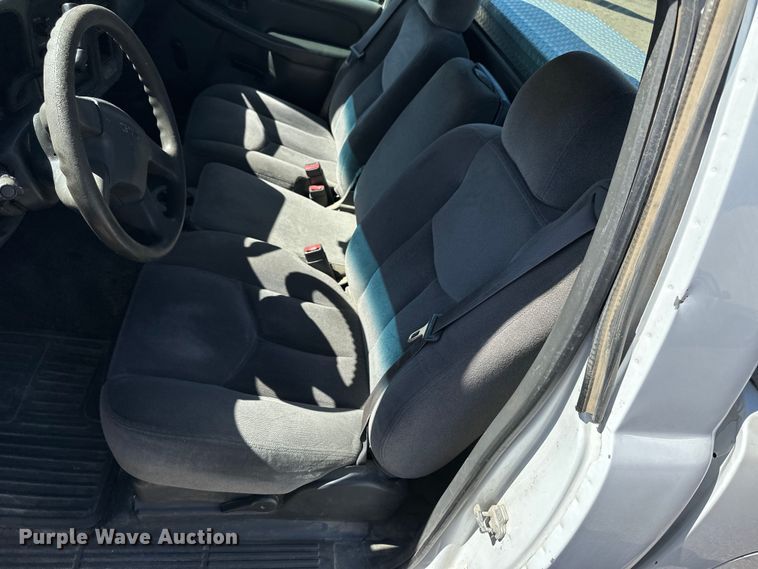 image for item NJ9419 2007 GMC Sierra 1500 pickup truck