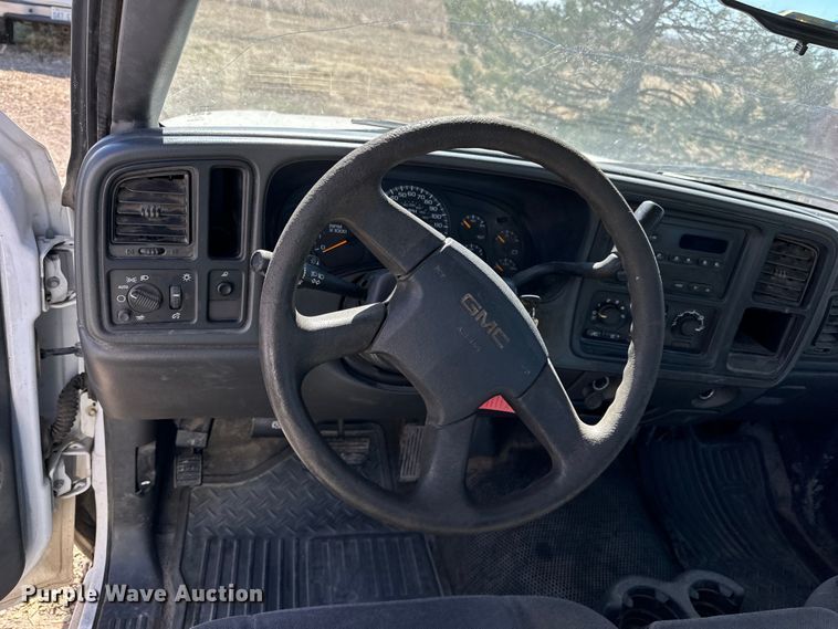 image for item NJ9419 2007 GMC Sierra 1500 pickup truck