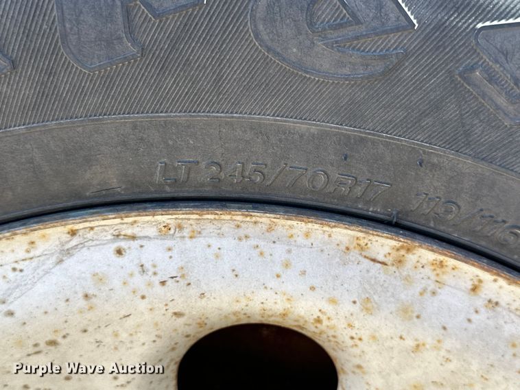 image for item NJ9419 2007 GMC Sierra 1500 pickup truck