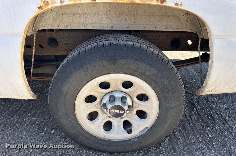 image for item NJ9419 2007 GMC Sierra 1500 pickup truck