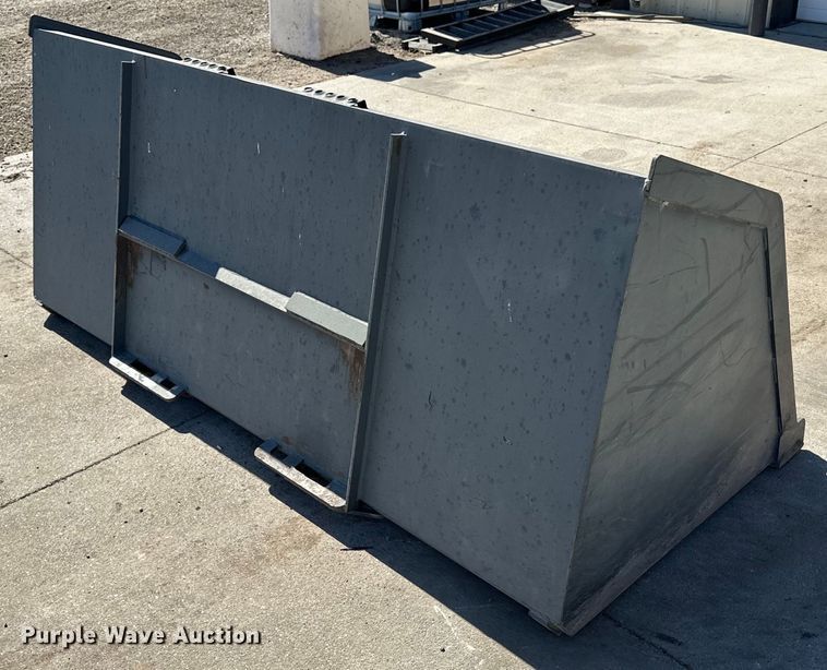 image for item NJ9420 Skid steer bucket