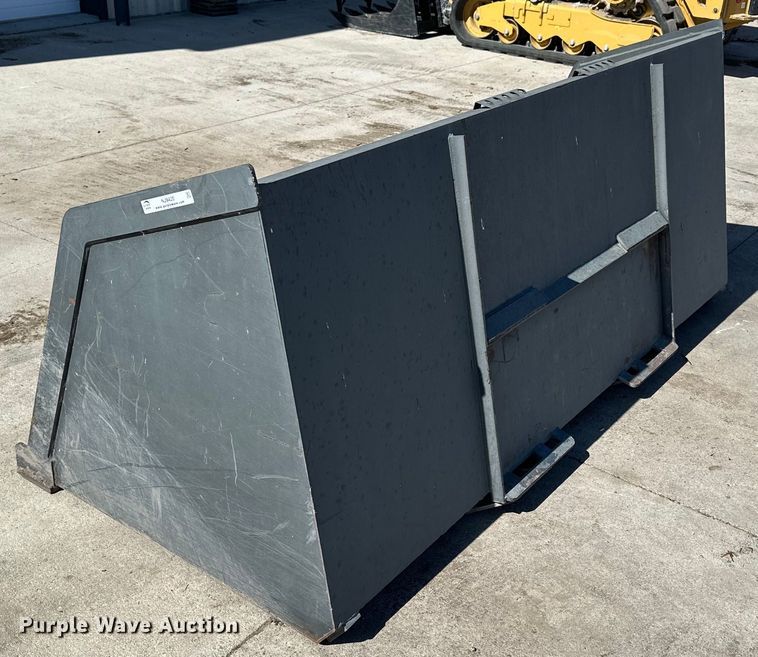 image for item NJ9420 Skid steer bucket